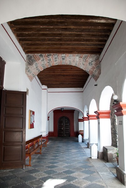Lower cloister walk - San Jacinto de San Angel