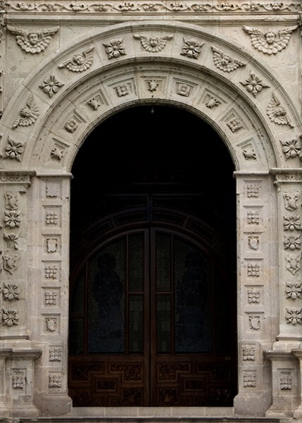 Portal - Santa María Magdalena, church & portería