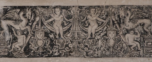 Lower cloister ambulatory, mural frieze grotesque - San Martín