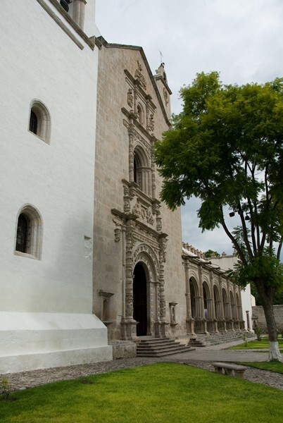 Façade & portería - Santa María Magdalena, church & portería