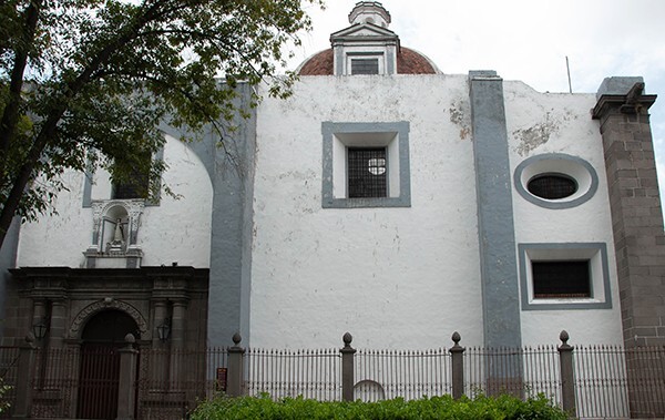 Main portal (left) & exterior nave - Santa Inés