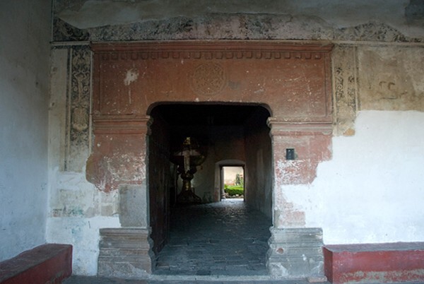 Portería cloister portal - San Luis Obispo, façade, portería, cloister, porciúncula door