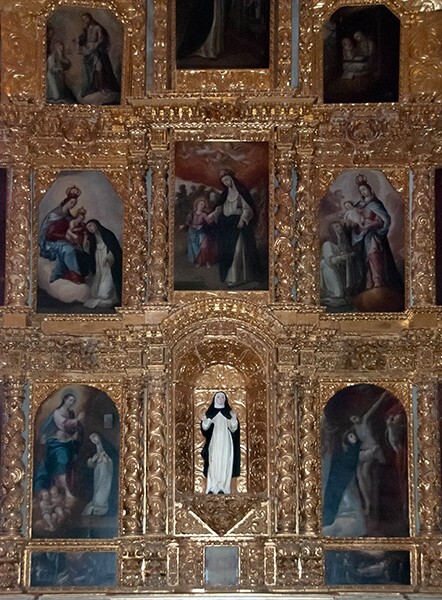 San Felipe & Santiago, nave Santa Rosa de Lima altar, closeup - San Felipe & Santiago