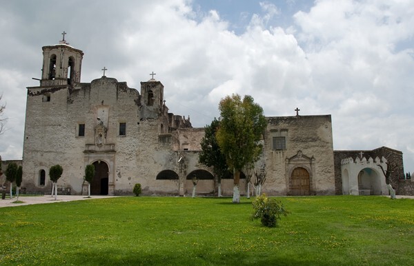 Façade - San Pedro Apóstol