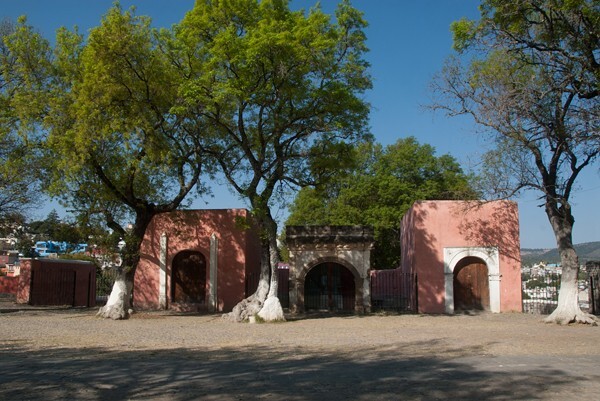 Atrio capilla posas - La Asunción de Nuestra Señora, atrio, portería, and nave & choir ceilings