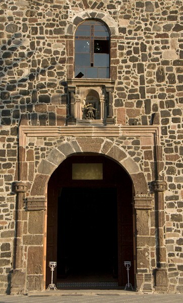 San Miguel Arcángel, façade, main portal alfiz - Atlautla, México