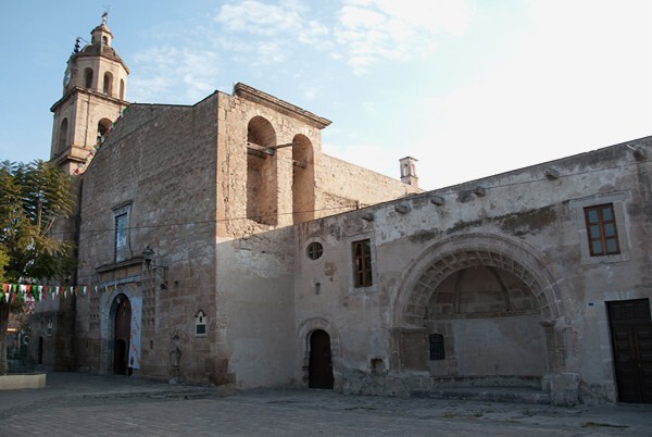 Façade & capilla abierta - San Miguel Arcángel