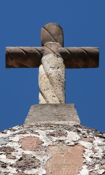 San Andrés, apse roof cross - Nicolás Romero (once San Pedro Azcapotzaltongo)