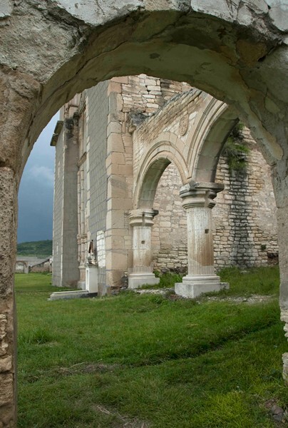 S atrial gate arch & portería - Santiago Apóstol