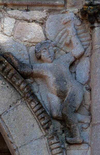 Façade portal, right spandrel relief - La Inmaculada Concepción