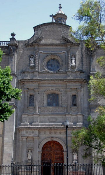 W façade - Catedral de La Asunción