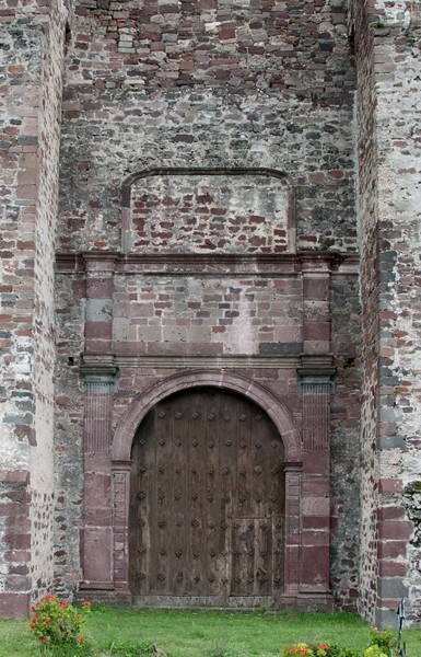 Porciúncula door - San Juan Bautista, façade, portería, porciúcula door, cistern & atrial gate