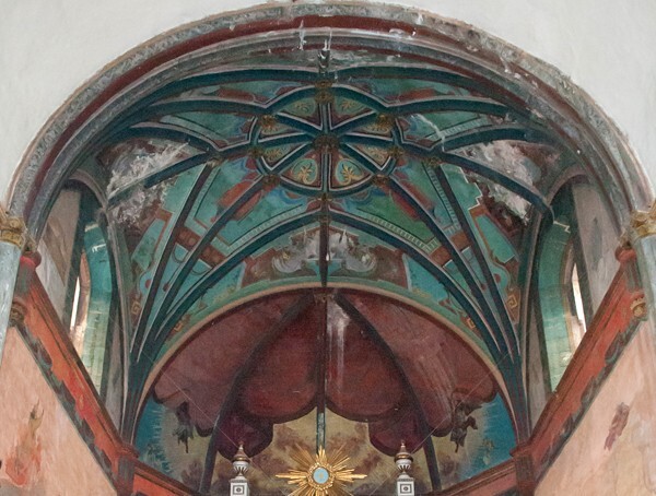 Sanctuary, ribbed vault - Façade, nave & sanctuary