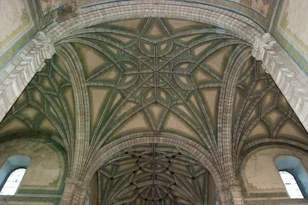 Crossing, transepts & sanctuary, ribbed vaults - San Pablo, nave, sacristy & cloister
