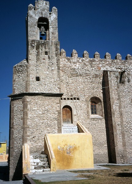 Santiago, bell-tower & crenellation - Atotonilco Tula, Hidalgo