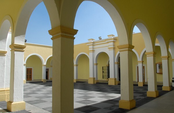 Hospital de Nuestra Señora del Refugio, chapel patio - Tlaquepaque, Jalisco