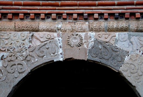 San Miguel, façade portal archivolt - San Miguel Ajusco, México