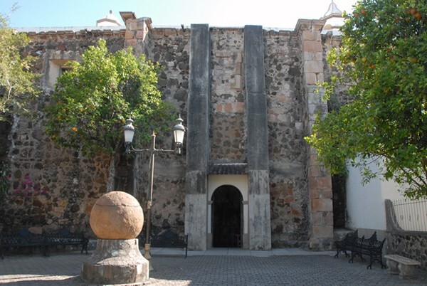 Santa María, exterior nave & lateral portal - Santa María del Oro, Nyarit
