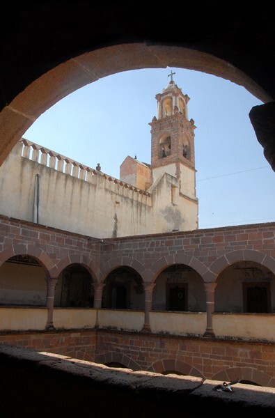 Cloister & bell-tower - San Martín