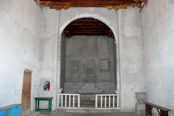 Nave & sanctuary - San Ignacio