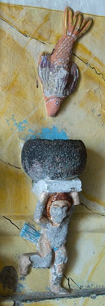 Nexquipayac, México, San Cristóbal, stoup with putto altas & fish - Nexquipayac, México