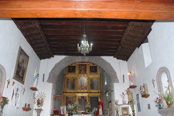 St. Isabel Tola, nave - Indios Verdes