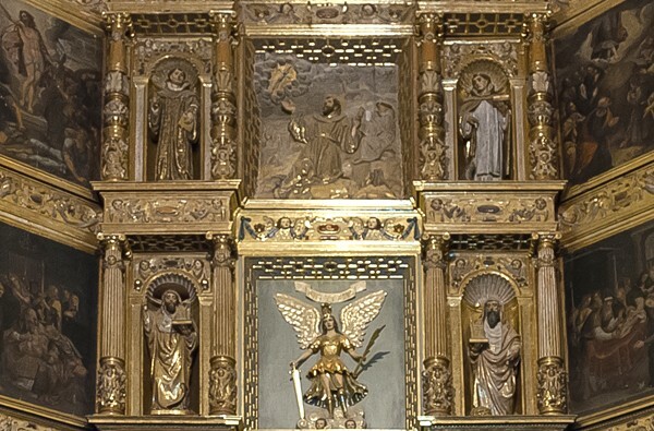 High altar, second & third tiers - San Miguel Arcángel, nave & high altar