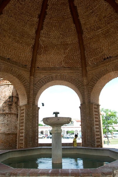 Basin & cupola - Fuente La Pila o La Corona