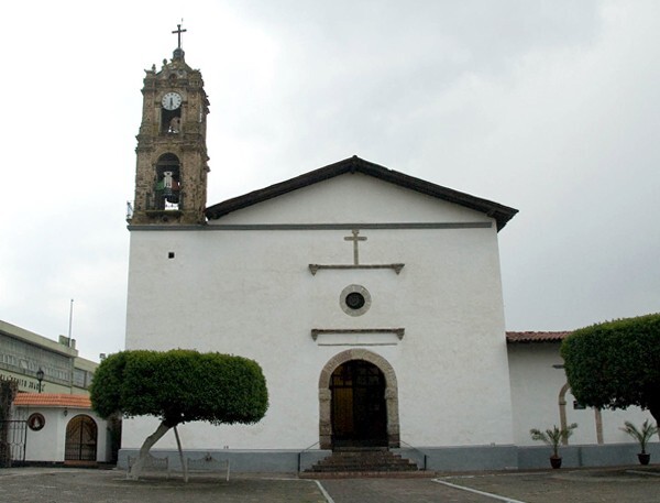 Santo Santiago, façade & bell-tower - Santiago Tilapa, México