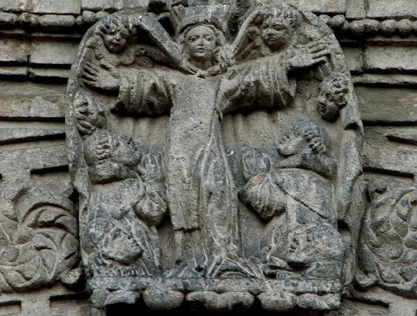 Lower cloister arch, archivolt keystone, Our Lady of Ransom - La Merced (cloister)
