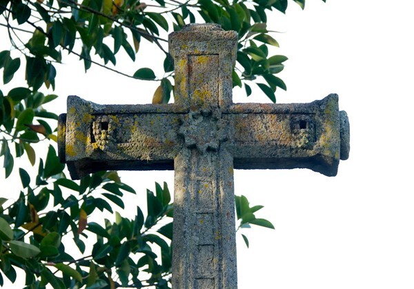 San Pedro Apóstol, atrial cross, front crossing - San Pedro Bocaneo, Michoacán