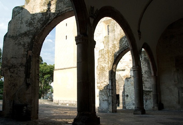 Capilla abierta - La Asunción de Nuestra Señora (Catedral), façade, porciúncula door, capilla abierta, cloister