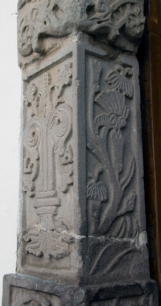 Santo Santiago, façade portal, left pilaster relief - Santiago Tilapa, México