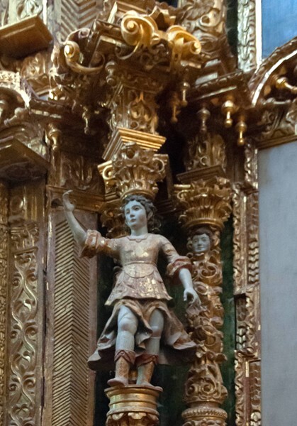 Lower tier - nave Nuestra Señora de los Dolores altar