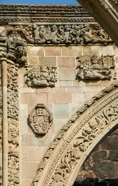 Chancel arch, left spandrel - San Luis Obispo, capilla abierta
