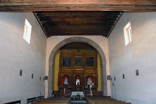 La Candelaria, nave & high altar - San Felipe de los Alzati, Michoacán