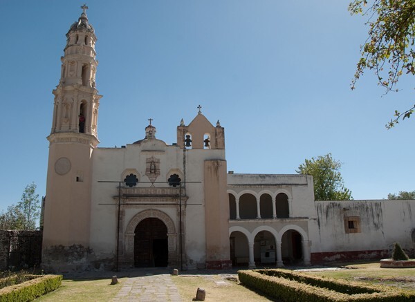 Façade, bell-tower, portería, capilla abierta - San Nicolás de Bari