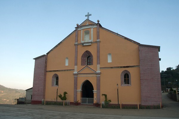 Santiago Apóstol, façade - Santiago Choápam, Oaxaca