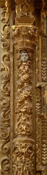 Lower tier, outer salomónica - nave Nuestra Señora de los Dolores altar