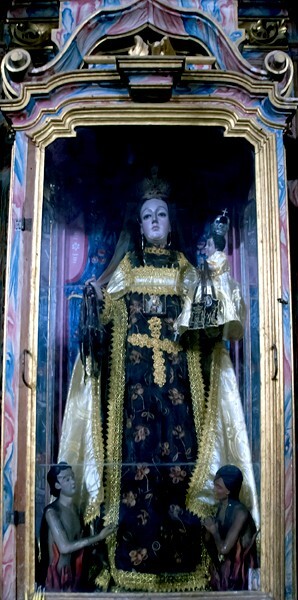 San Baltazar, nave Nuestra Señora del Carmen altar - Yatzaachi el Alto, Oaxaca