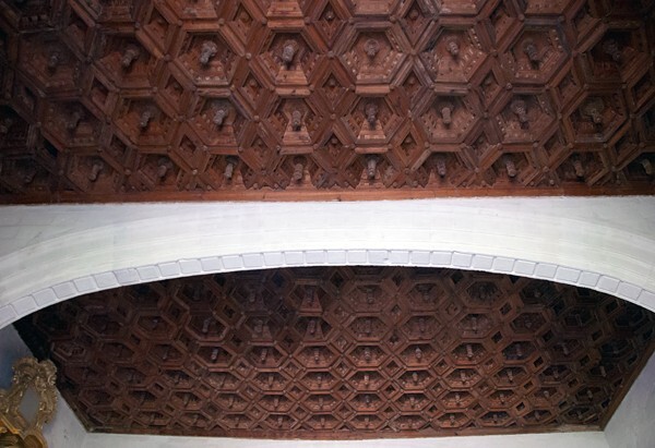 Sotocoro, arch & artesonado ceiling - Sotocoro, nave & sanctuary vaulting