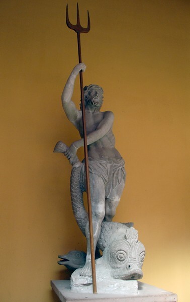 Fuente de Neptuno (original) - Palacio Municipal, Neptuno (original sculpture)