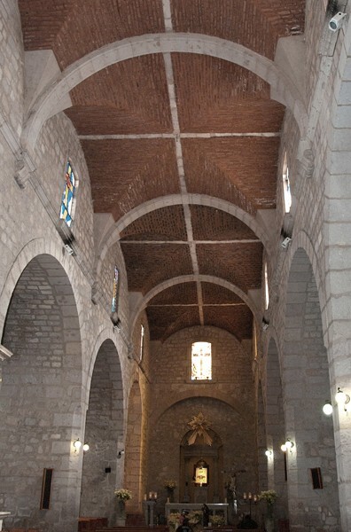 Basilica naves - La Cruz