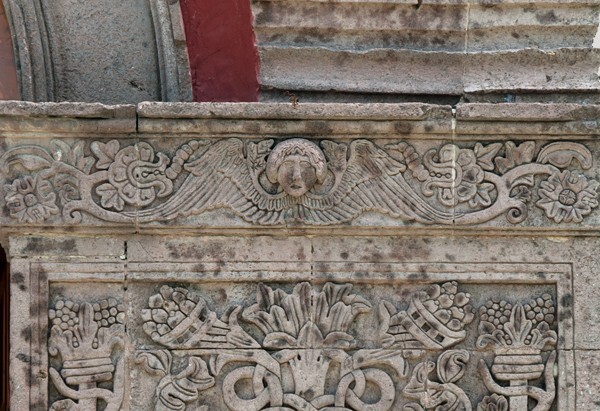 Façade portal, right pilaster capital - Santiago Apóstol