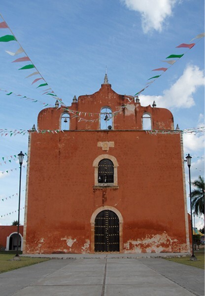 Santa Inés, façade & espadaña - Akil, Yucatán