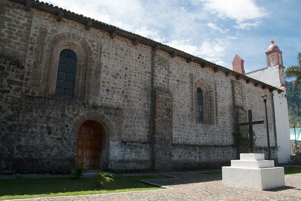 San Bartolomé Apóstol, exterior nave - Rayón de Mexcalapa, Chiapas