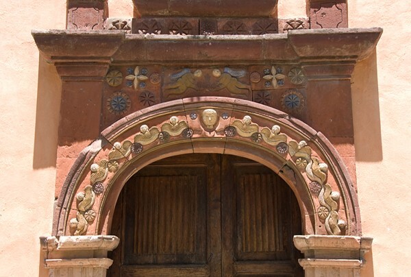 San Miguel Viejo, Guanajuato, Capilla Casqueros, main portal, closeup - Guanajuato