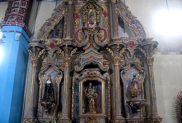 San Baltazar, nave Nuestra Señora del Rosario altar - Yatzaachi el Alto, Oaxaca