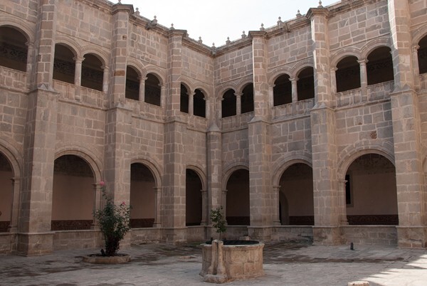 Cloister - Santa María Magdalena, cloister & convento