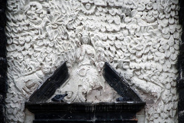 Santa Bárbara, façade, upper story reliefs - Santa Bárbara Tlacatecpan, México